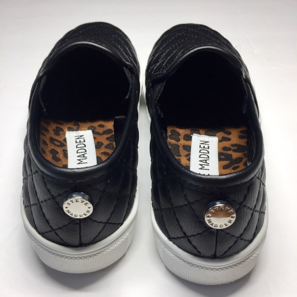 Steve Madden | slip-on silhouette Casual Sneakers - Picture 8 of 8